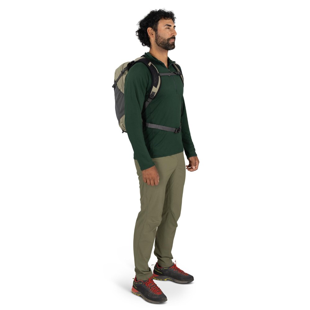 Hikelite 18 Hiking Backpack