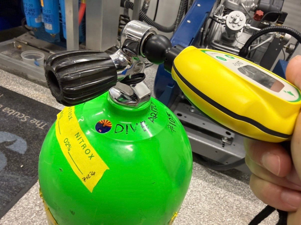 Analyzing a Dive Arizona Nitrox tank fill with an oxygen analyzer